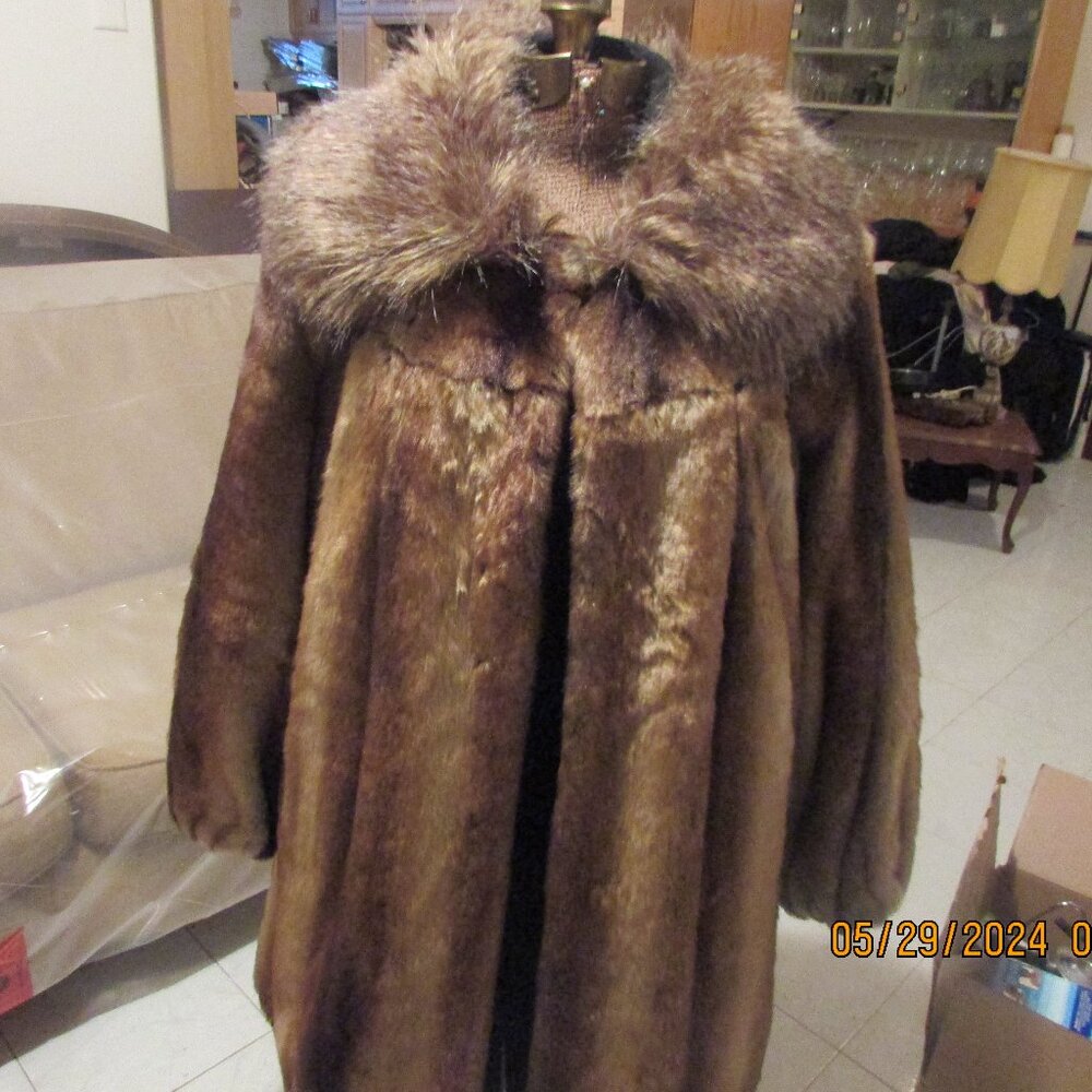 Faux fur: Fox 3/4 jacket